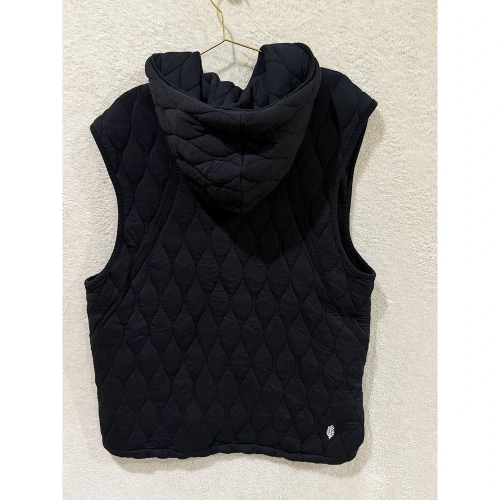 Free People Movement Dream Big Quilted Vest Women's Size Large Black Hooded Soft